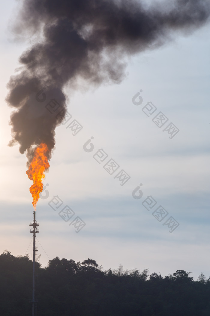 污染石油炼油厂烟尘