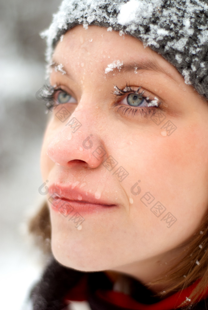 漂亮雪花女性图片