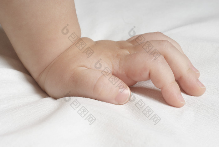 一只宝宝的小手