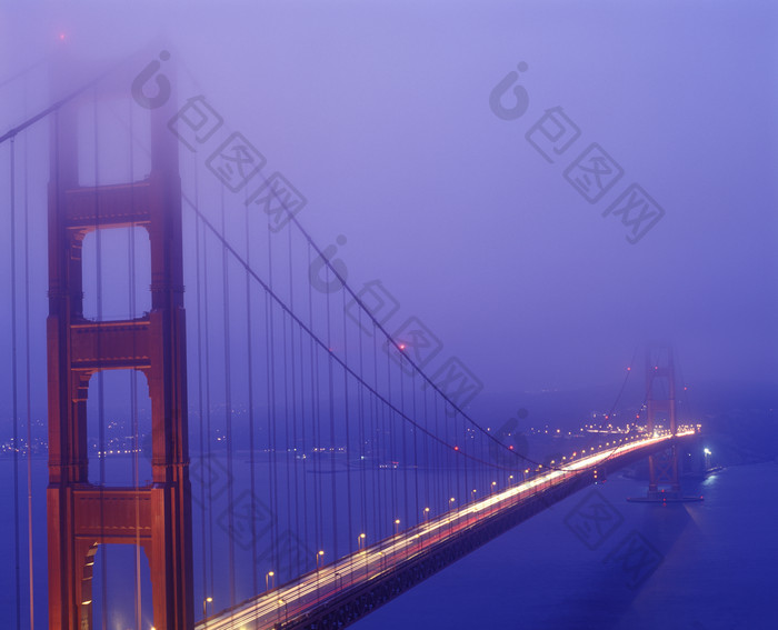 夜晚城市高架桥摄影图