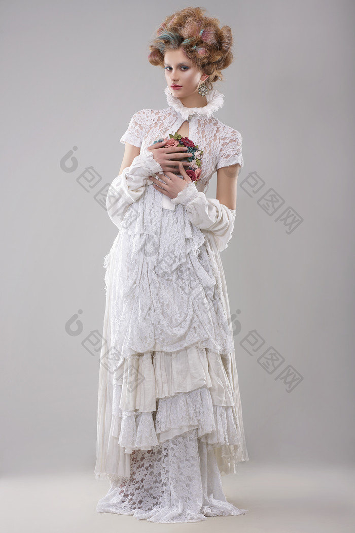 复古的白色婚纱女图片摄影图