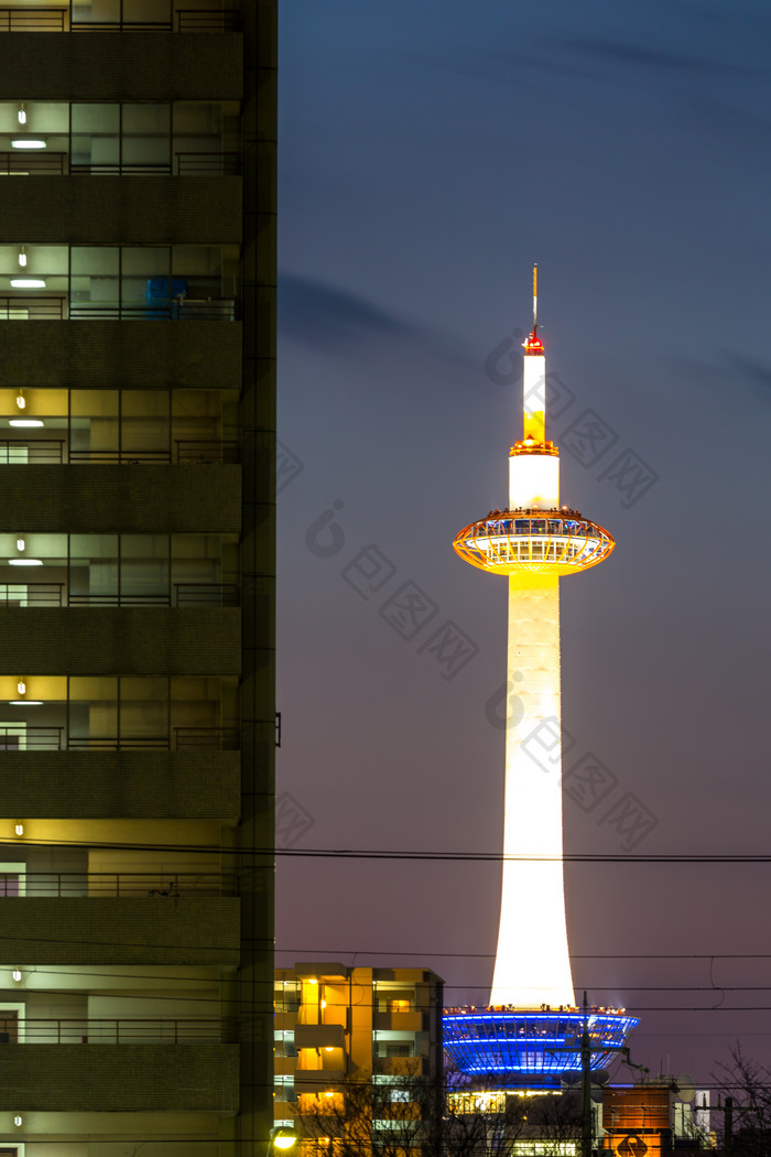 暗色调日本高塔摄影图