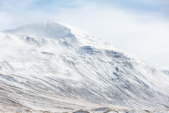 冬季雪山山峰摄影图