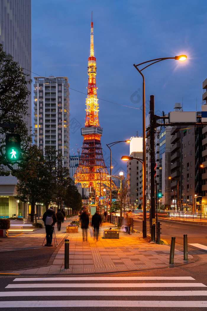 日本东京黄昏的街道