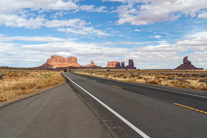 公路马路蓝天白云高速路沙漠风景旅途摄影