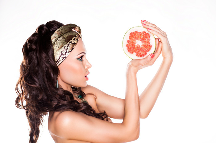 新鲜健康水果美女图片摄影图