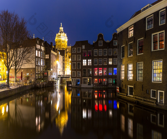阿姆斯特丹河边房子