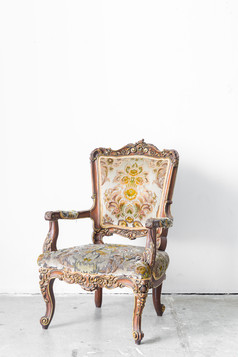 印着花纹的欧式椅子摄影图