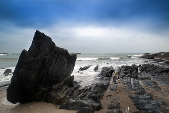 海岸石头浪花摄影图
