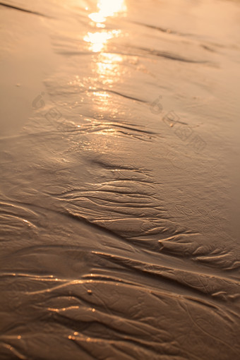 阳光下的海边沙子