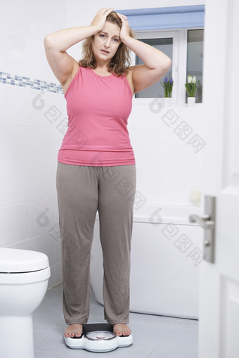 灰色调减肥的女人摄影图