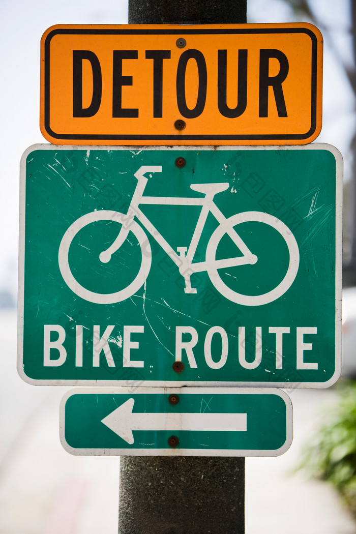 自行车道标识摄影图