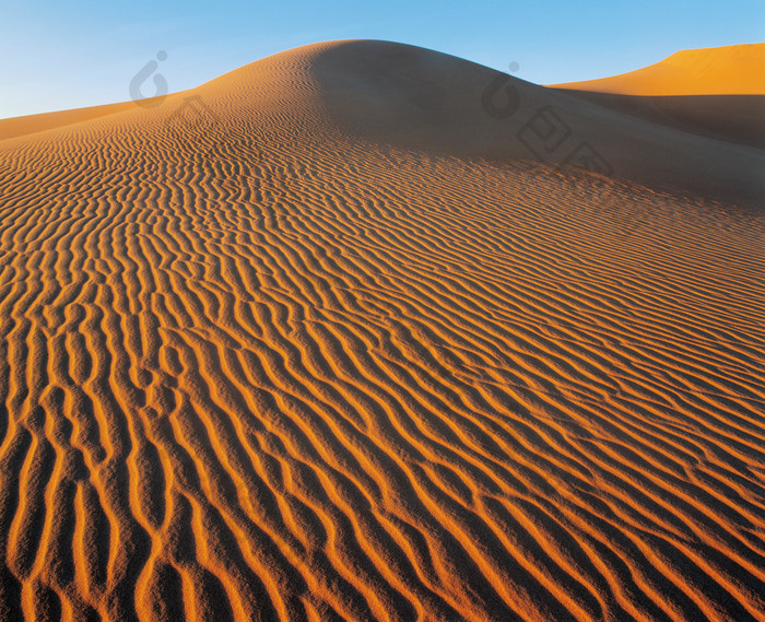 深色调漂亮大沙漠摄影图