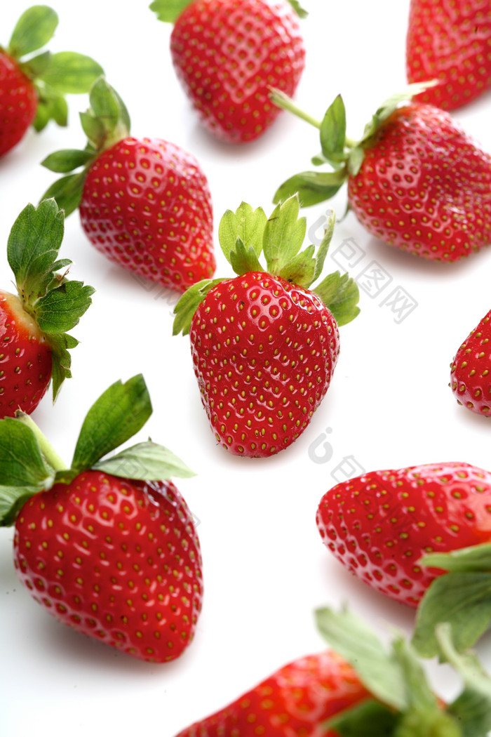 新鲜草莓水果摄影图