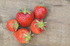 新鲜的红色草莓摄影图