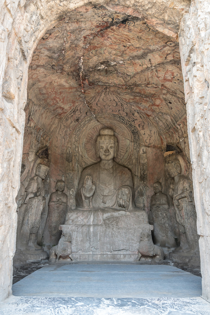 龙门石窟里的佛像
