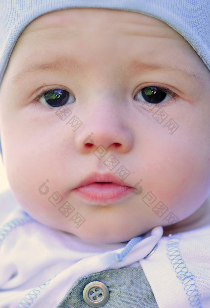 婴儿脸部特写摄影图