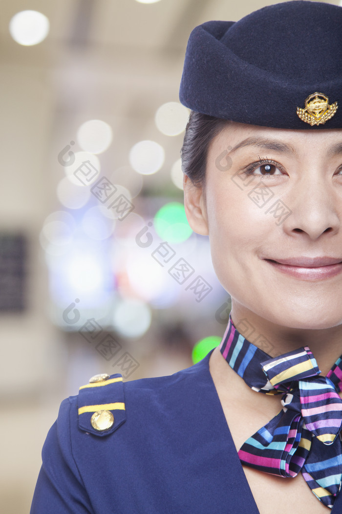 成熟的空姐飞机机场制服女人微笑职业工作