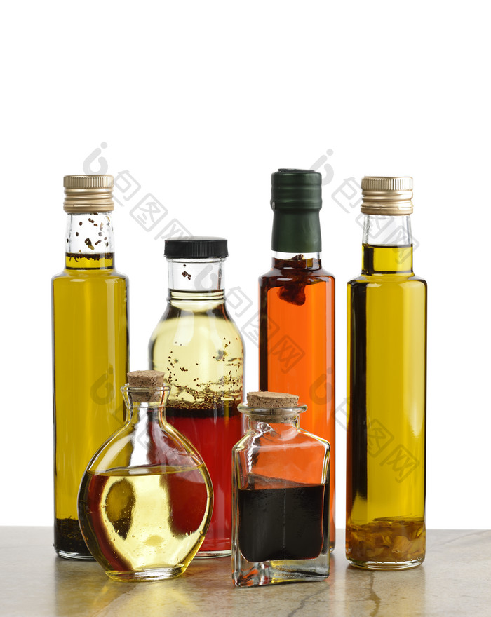 瓶装橄榄油摄影图