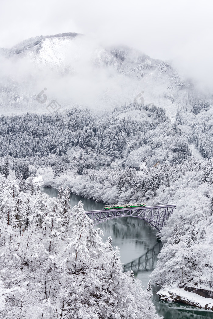 冬季小桥雪景摄影图