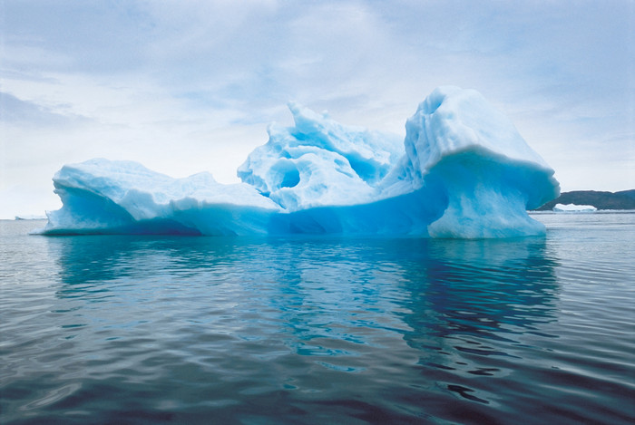 冰河上的冰山冰块