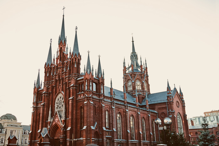 暗色调俄罗斯教堂摄影图