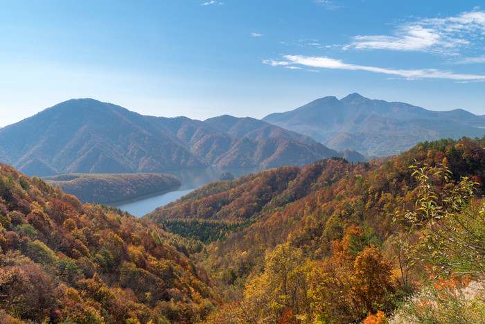 秋季山坡山岳摄影图