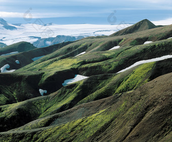 风景优美的山坡摄影图