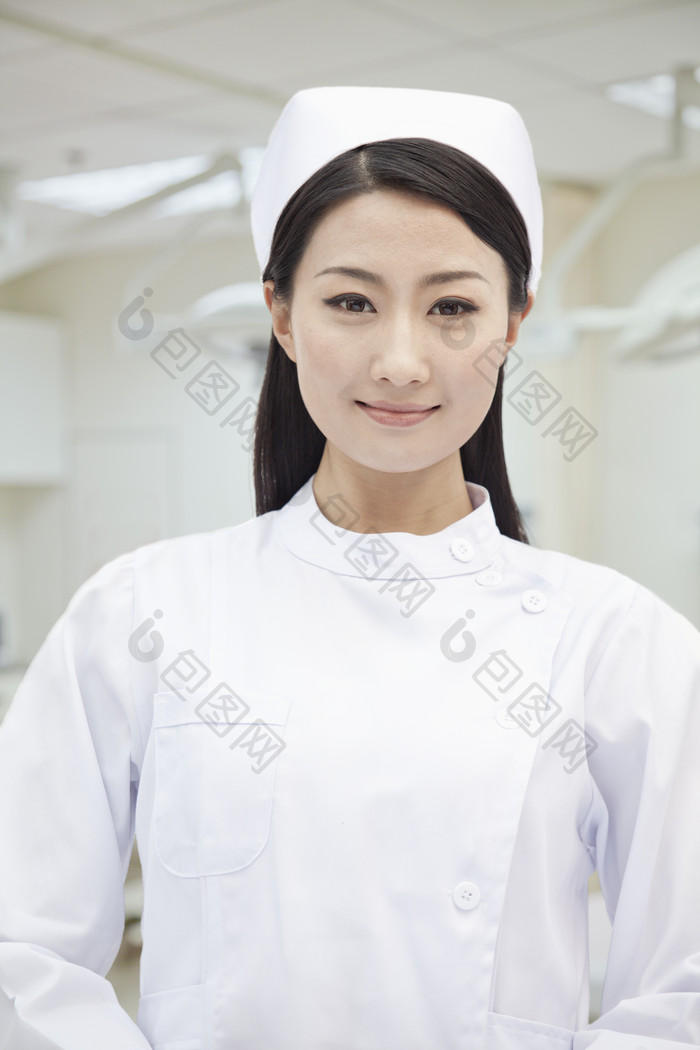 护士医疗实习医院站着工作微笑服务乐观