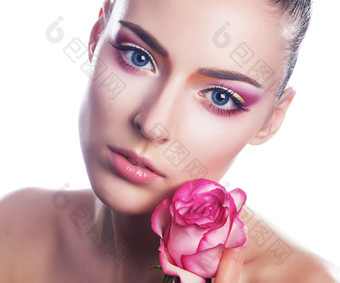 拿玫瑰花的美女摄影图