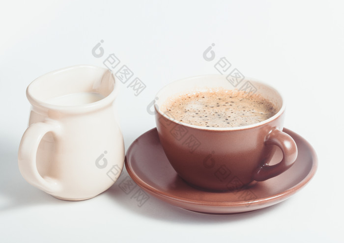 咖啡和牛奶摄影图