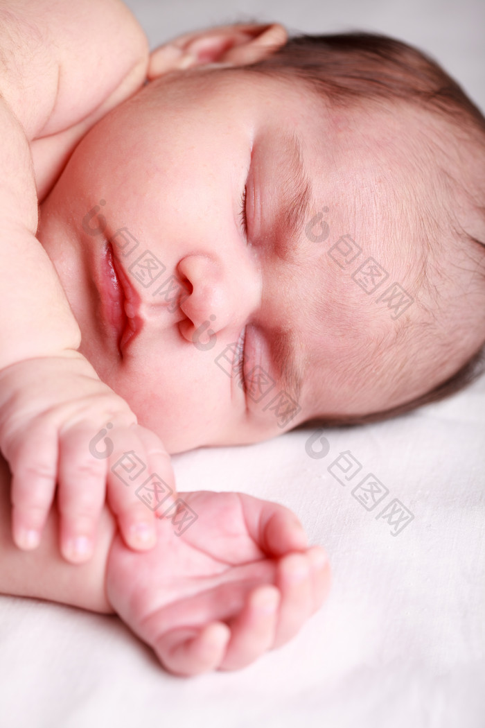 熟睡中的宝宝摄影图