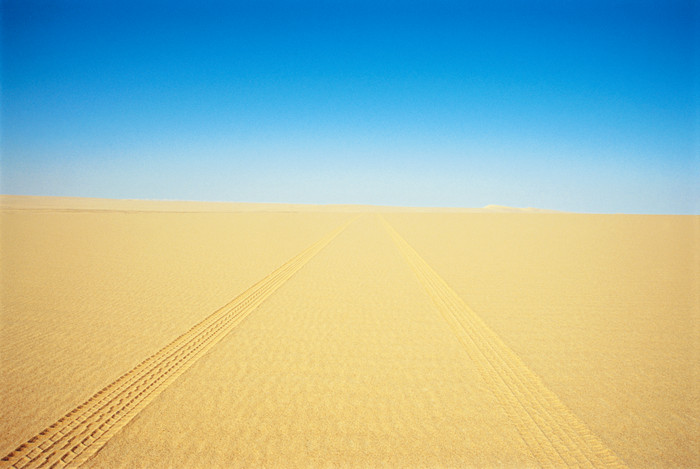 蓝色天空下的沙漠素材