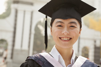 学生学校学士帽年轻的男人毕业微笑开心的