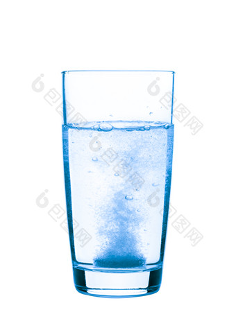 玻璃杯中<strong>蓝色</strong>颜料