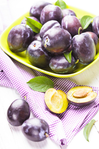 紫色调浆果摄影图