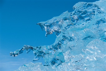 蓝色调美丽的<strong>冰块摄影图</strong>
