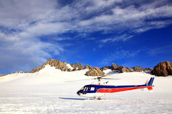 阿尔卑斯山脉直升飞机