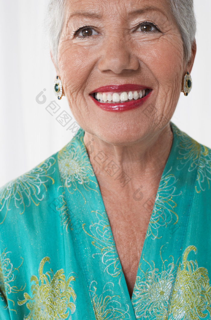 红唇老年女人摄影图