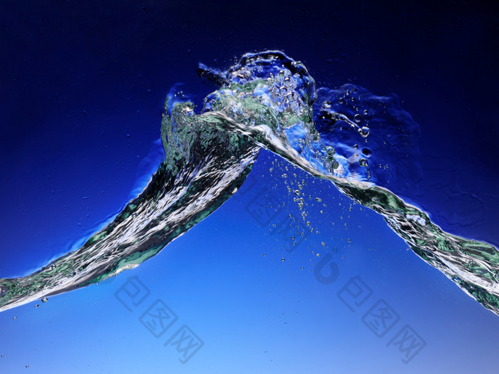 蓝色调漂亮的水摄影图