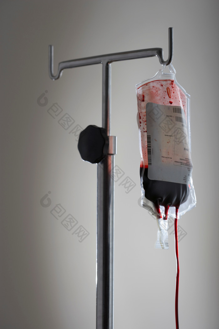 输血的输血袋摄影图