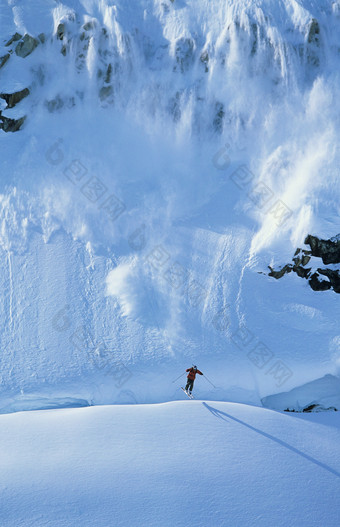 蓝色调冬天的雪美景<strong>摄影图</strong>