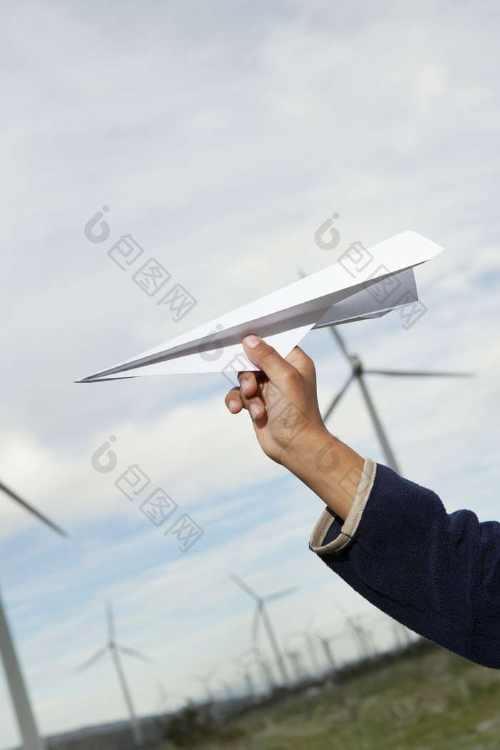 玩纸飞机人物摄影图