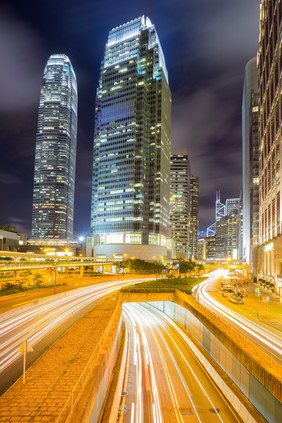 深色调都市夜景摄影图