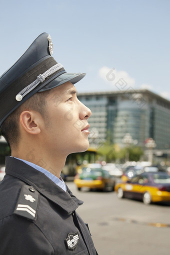 警察挺直的站着穿着制服工作户外<strong>男人</strong>微笑