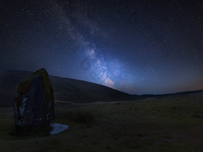 夜晚星空下的美景