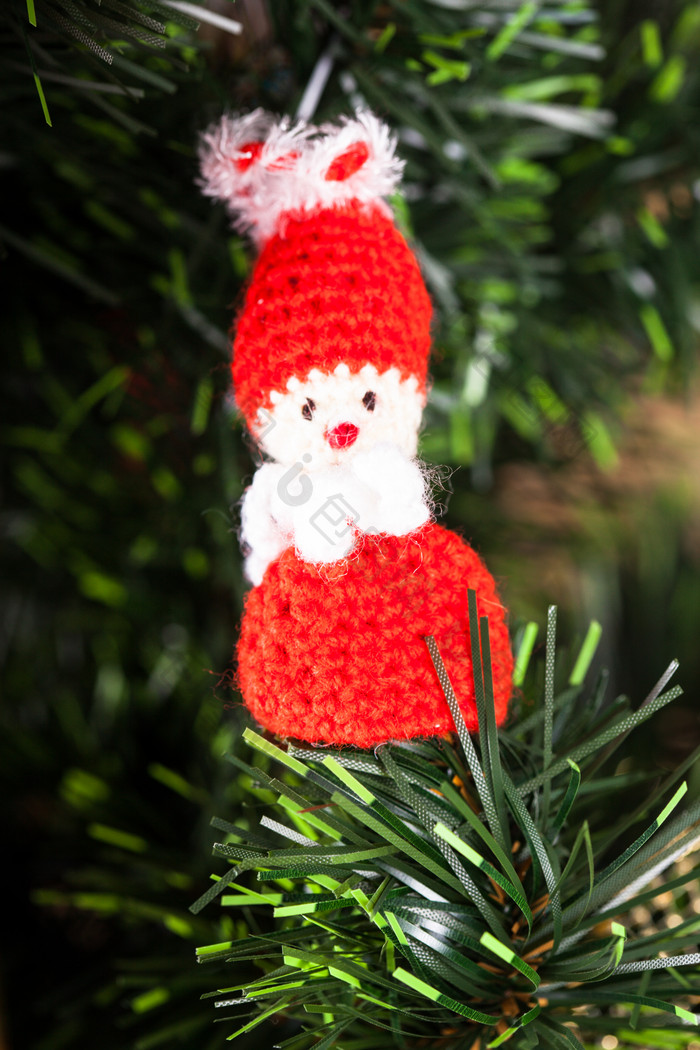 圣诞树上的毛线雪人挂件