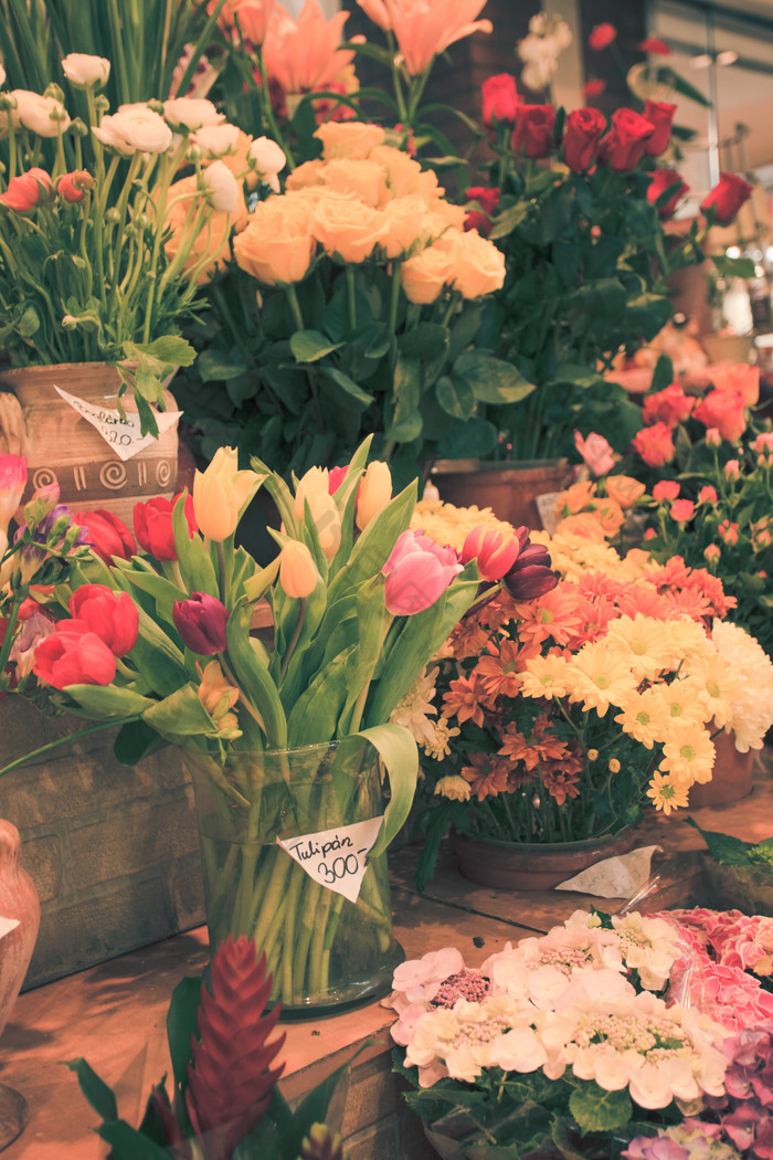 花店售卖的花束花卉