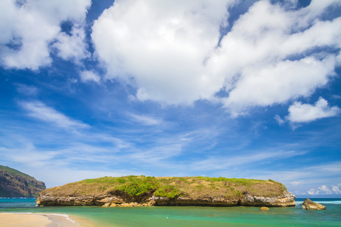 海边图片海浪白云海水度假旅游风景