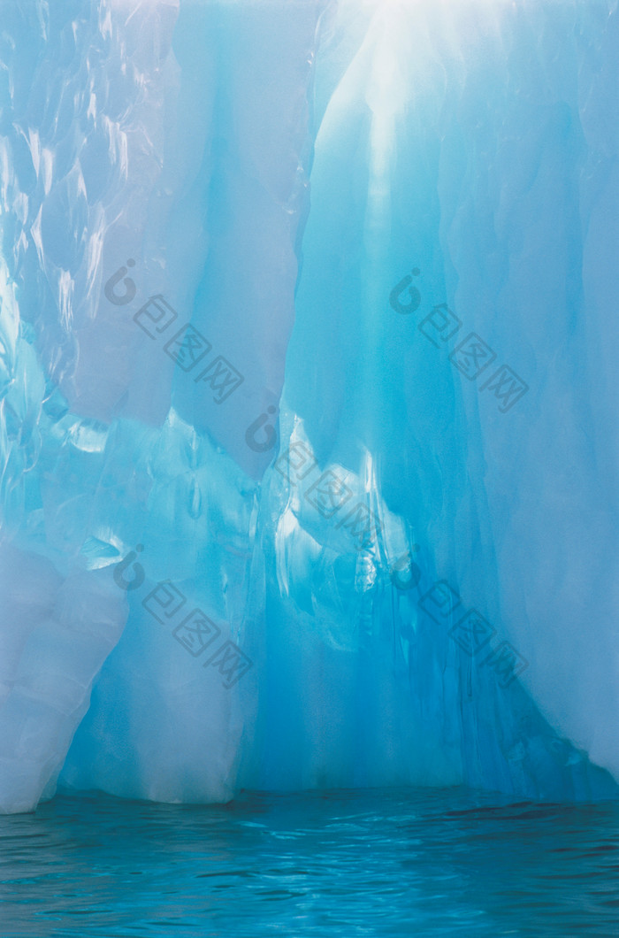 深色调漂亮的大冰川摄影图